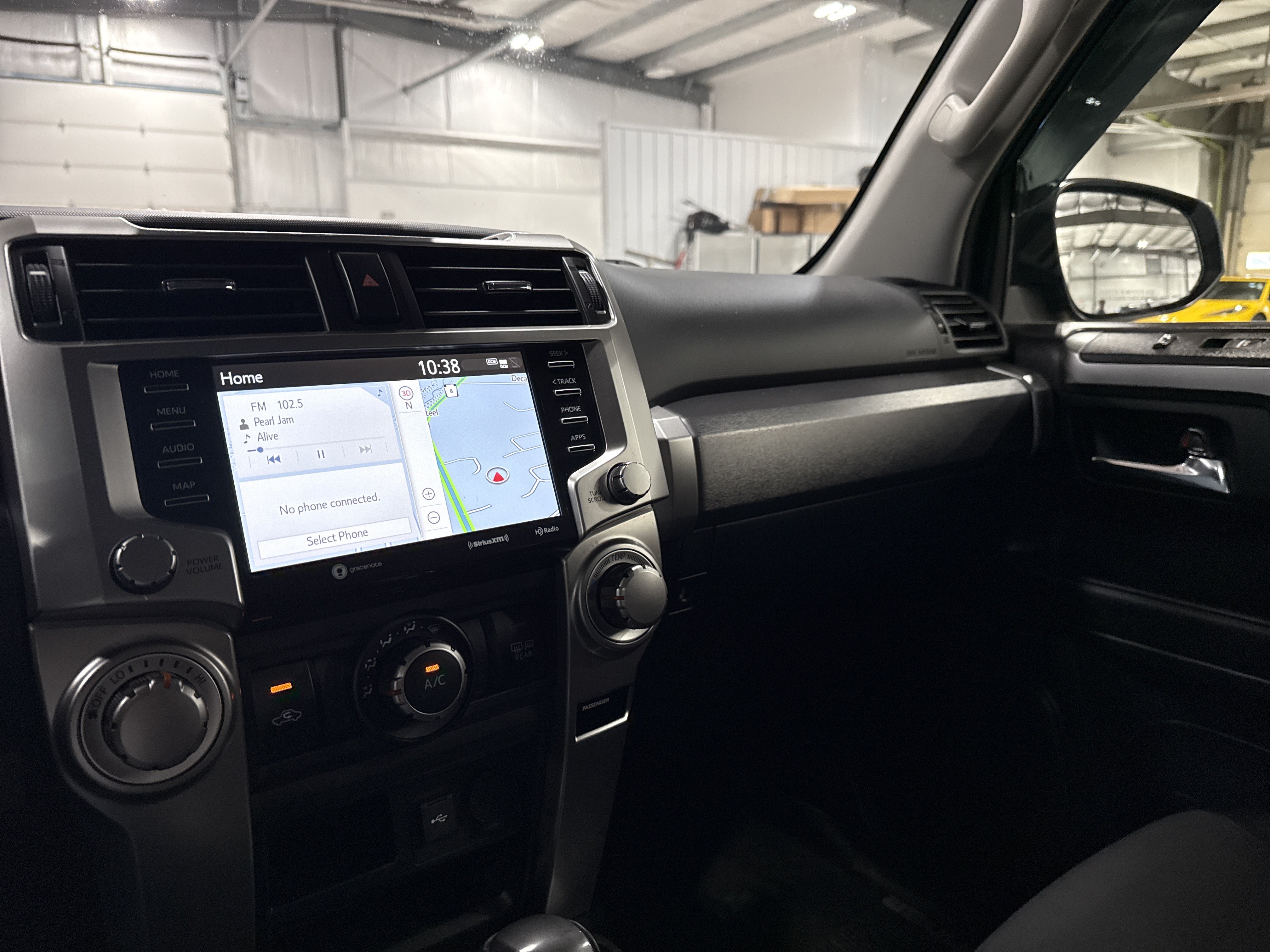 Used 2020 Toyota 4Runner SR5 Premium w/ Moonroof Package AWD/4WD image 11