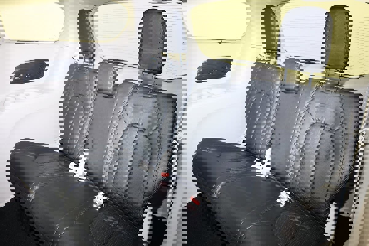 Used 2019 Chrysler Pacifica Limited w/ Tire & Wheel Group image 12