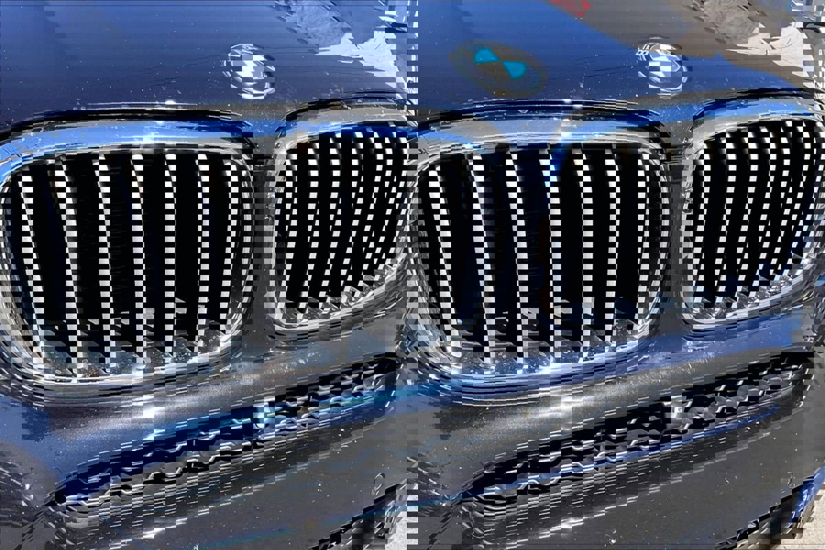 Used 2019 BMW X6 xDrive50i w/ M Sport Package image 28