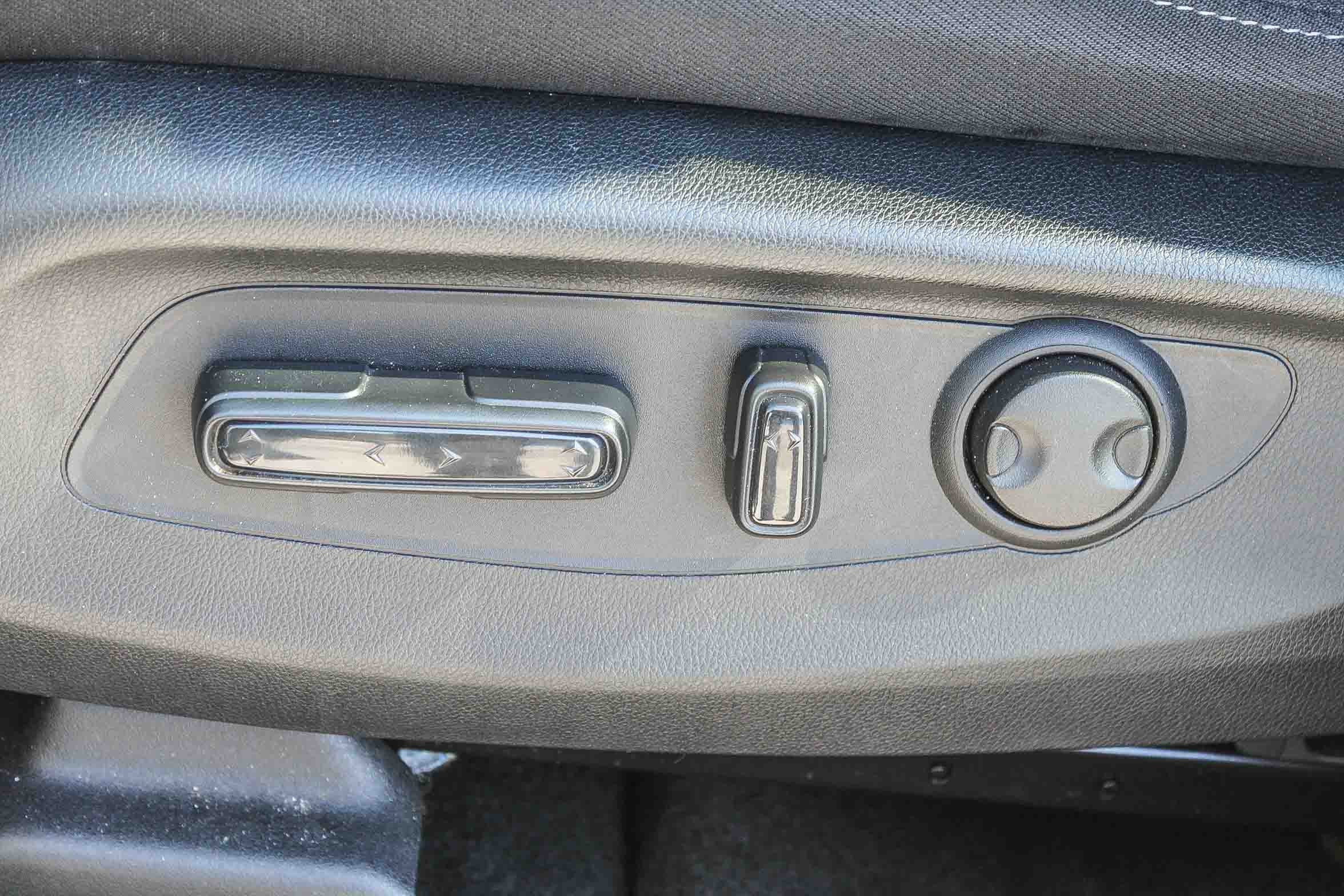 Certified 2025 Honda CR-V EX image 23