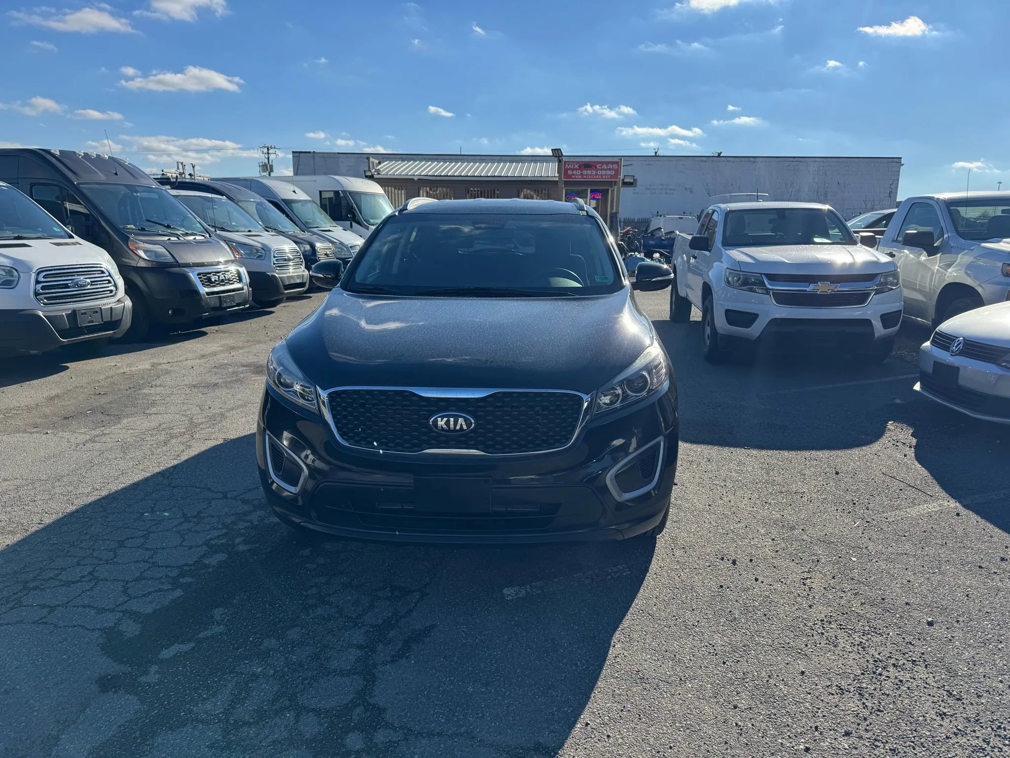 Used 2018 Kia Sorento LX Sport Utility 4D image 5