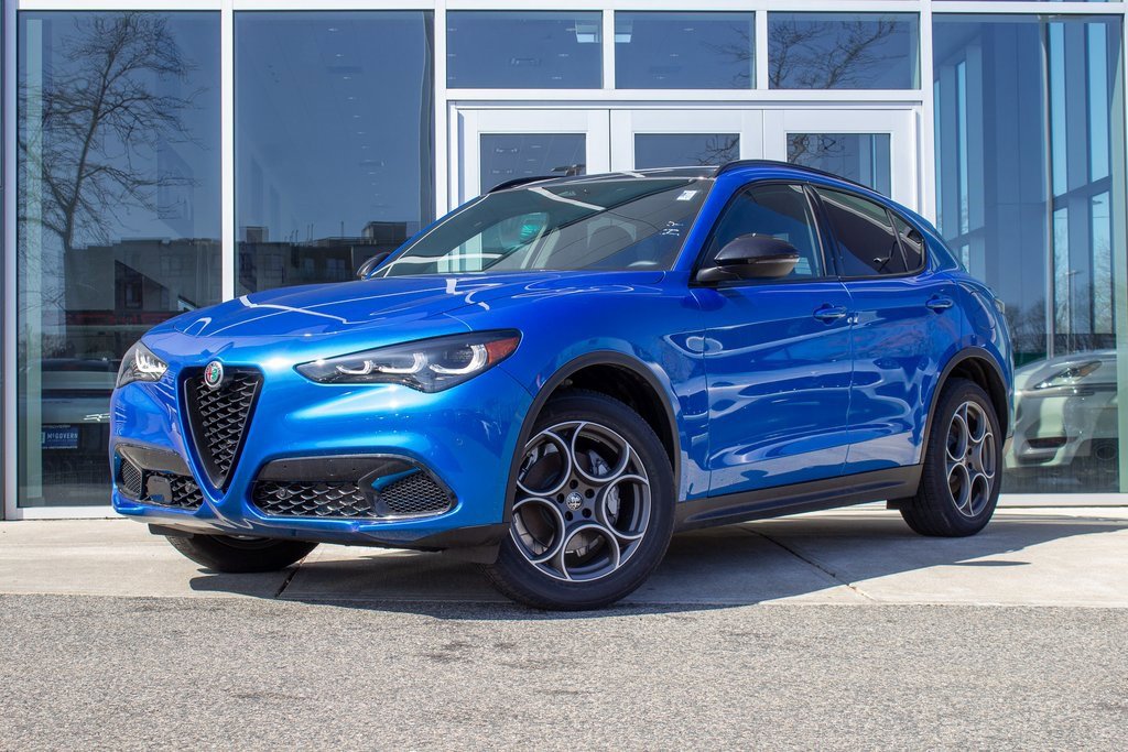 New 2025 Alfa Romeo Stelvio Sprint image 1