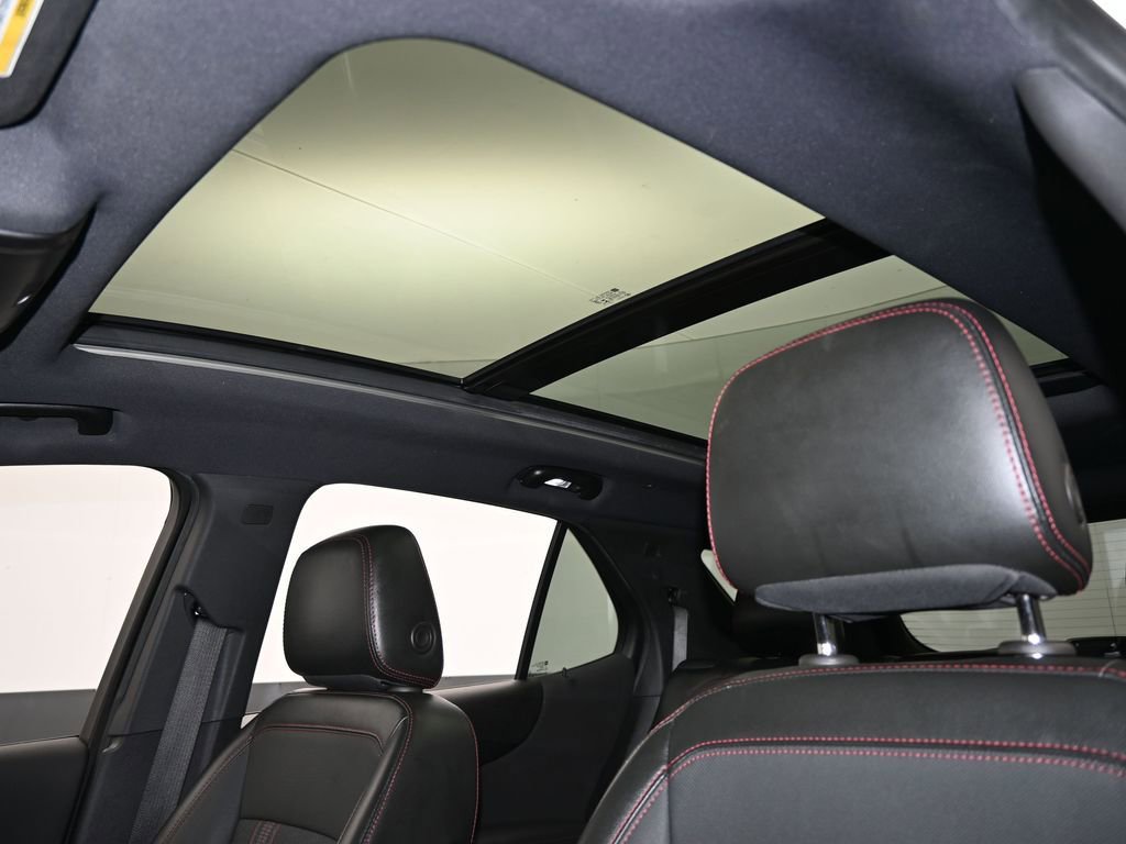 Used 2022 Chevrolet Equinox RS w/ Infotainment Package image 11