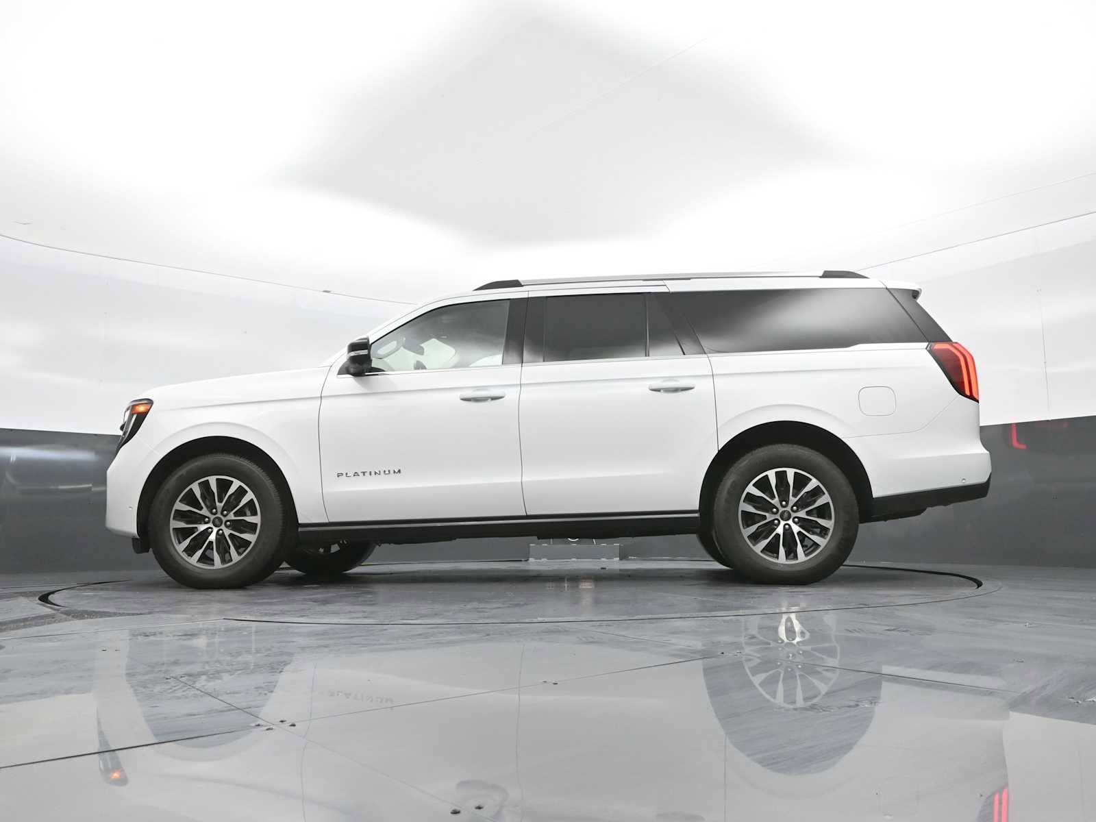 Used 2025 Ford Expedition Max Platinum AWD/4WD image 39