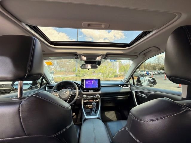 Used 2023 Toyota RAV4 XLE Premium image 5