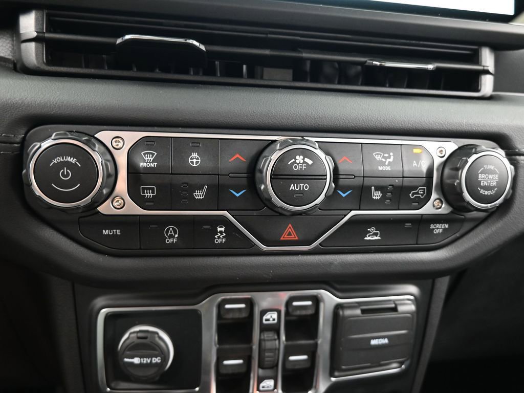 Used 2024 Jeep Gladiator Sport w/ Premium Package image 22