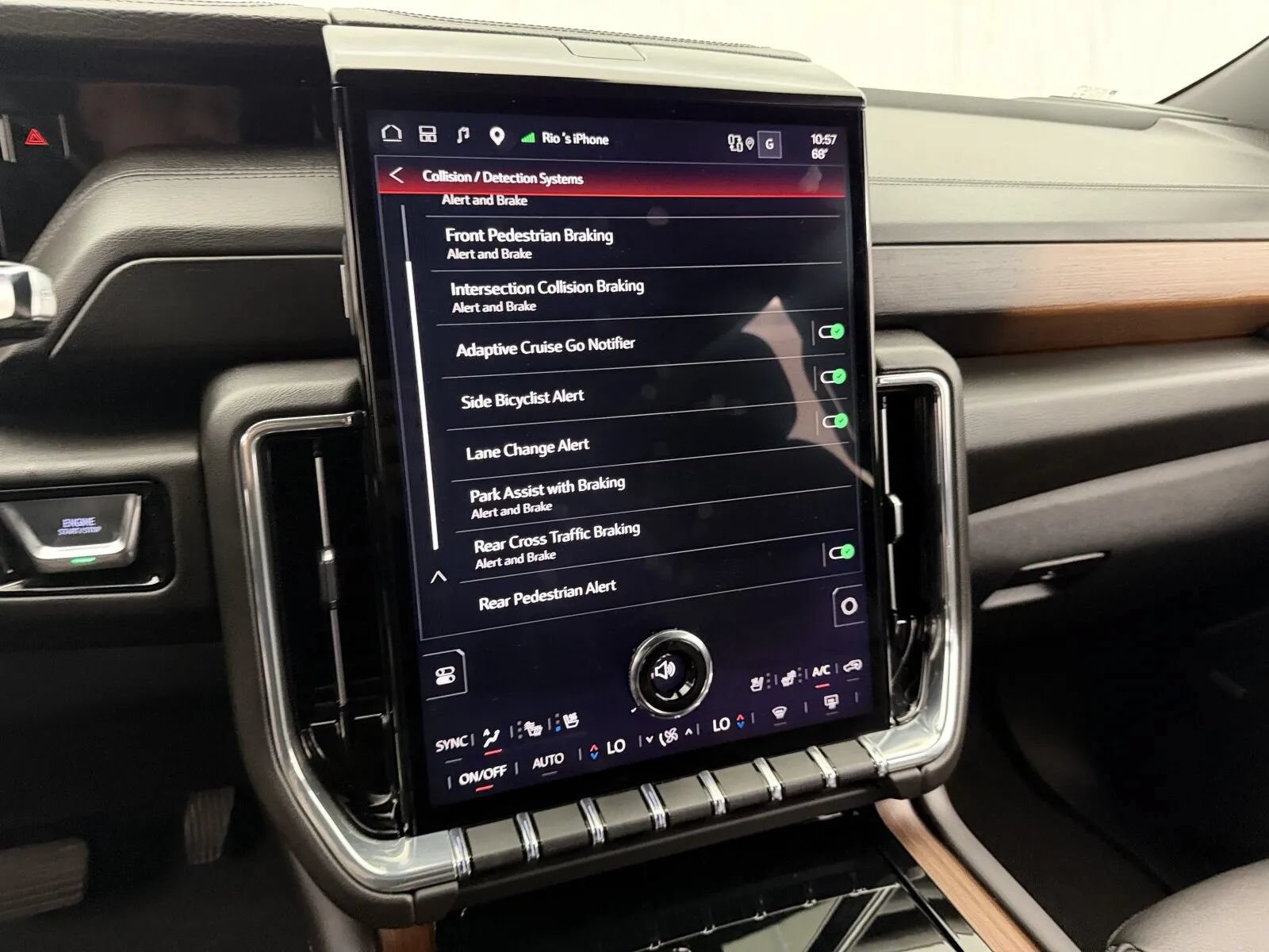 Used 2025 GMC Yukon XL Denali AWD/4WD image 21