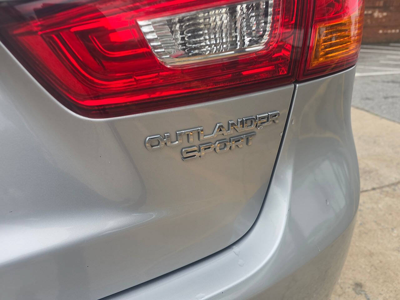 Used 2014 Mitsubishi Outlander Sport SE FWD image 31