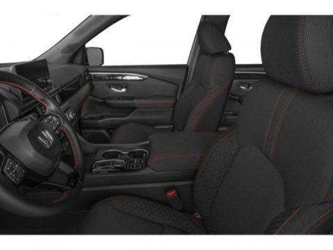 Used 2025 Honda Pilot Sport image 12