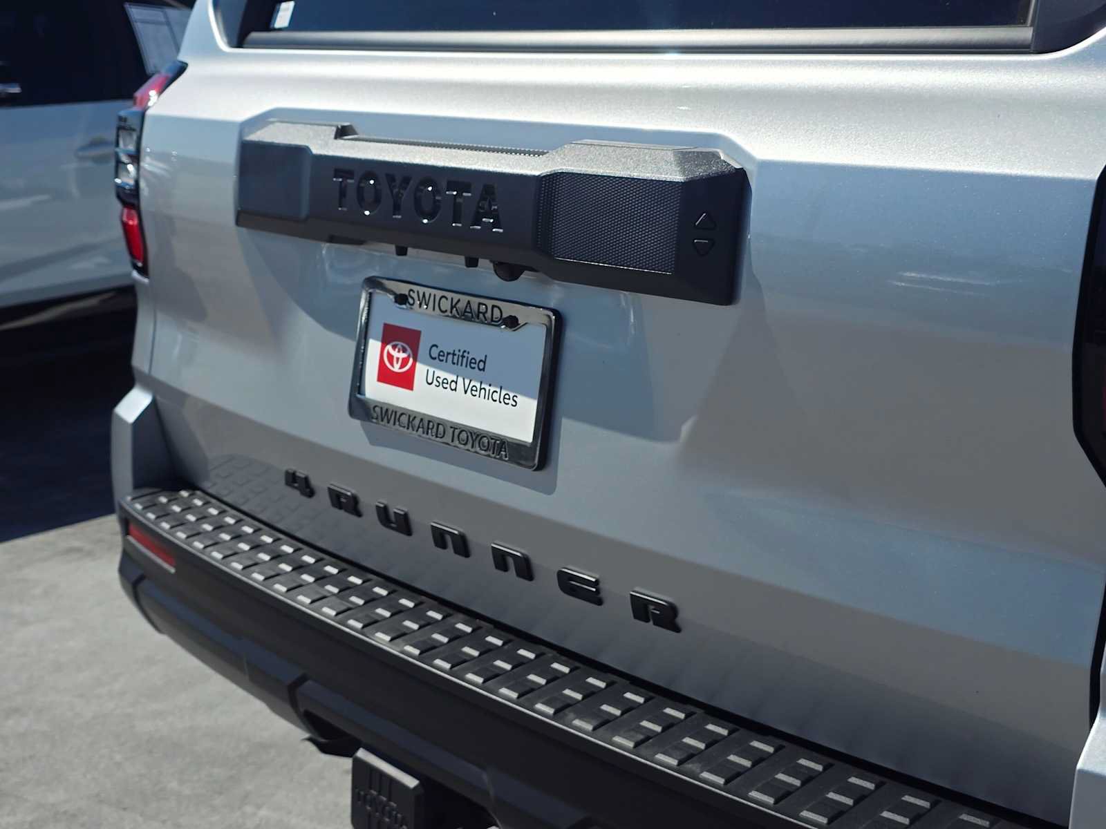 Certified 2025 Toyota 4Runner SR5 AWD/4WD image 13