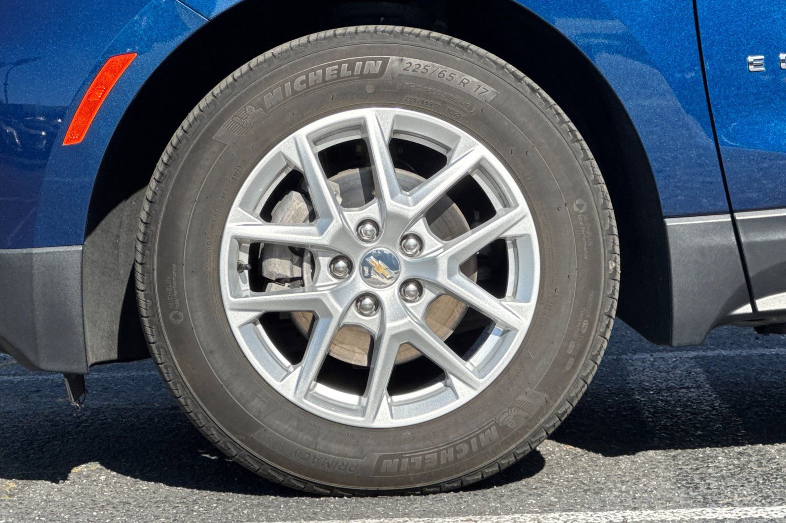 Used 2023 Chevrolet Equinox LS image 27