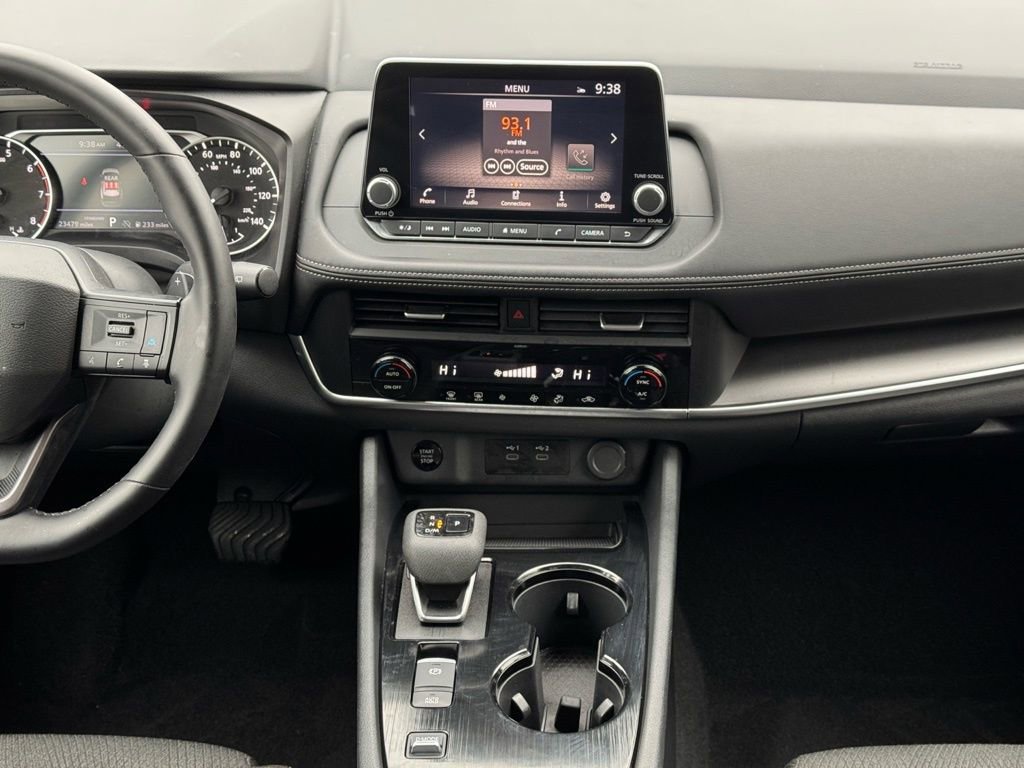 Used 2025 Nissan Rogue SV image 21