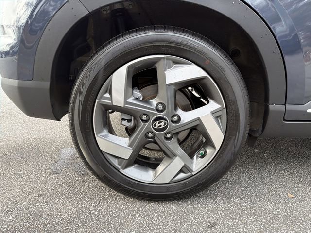 Used 2025 Hyundai Venue Limited FWD image 17