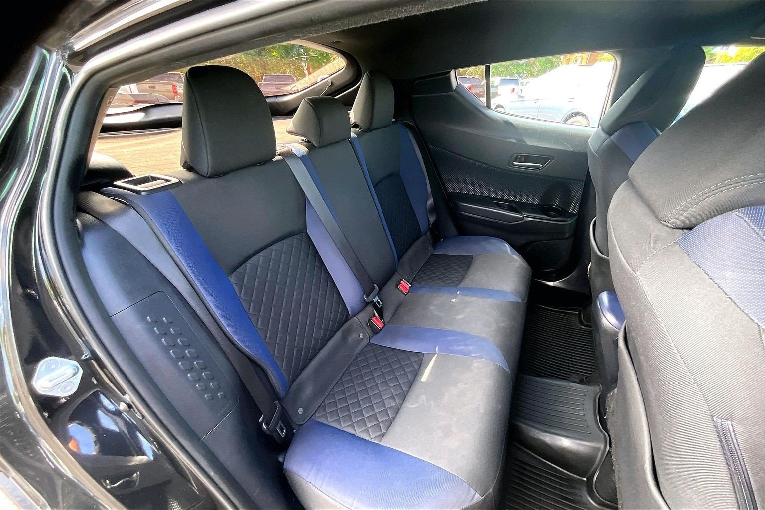 Used 2022 Toyota C-HR XLE FWD image 24