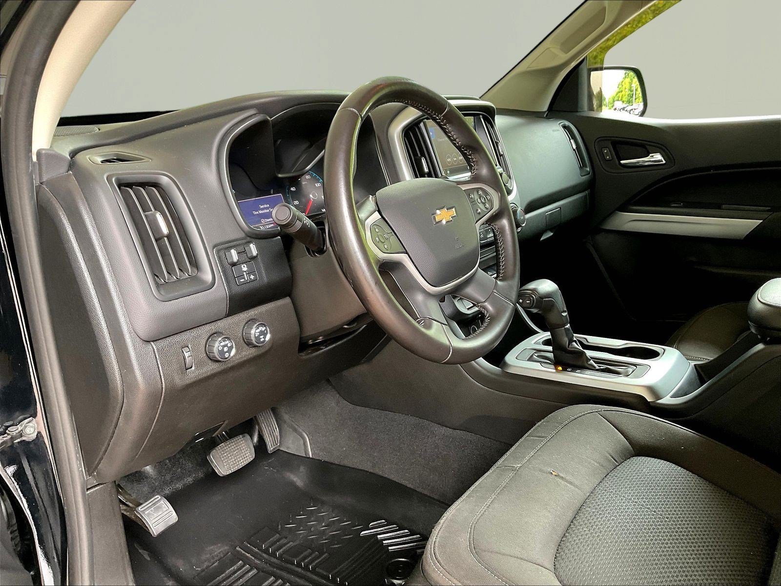 Used 2020 Chevrolet Colorado LT w/ Colorado RST Special Edition AWD/4WD image 17
