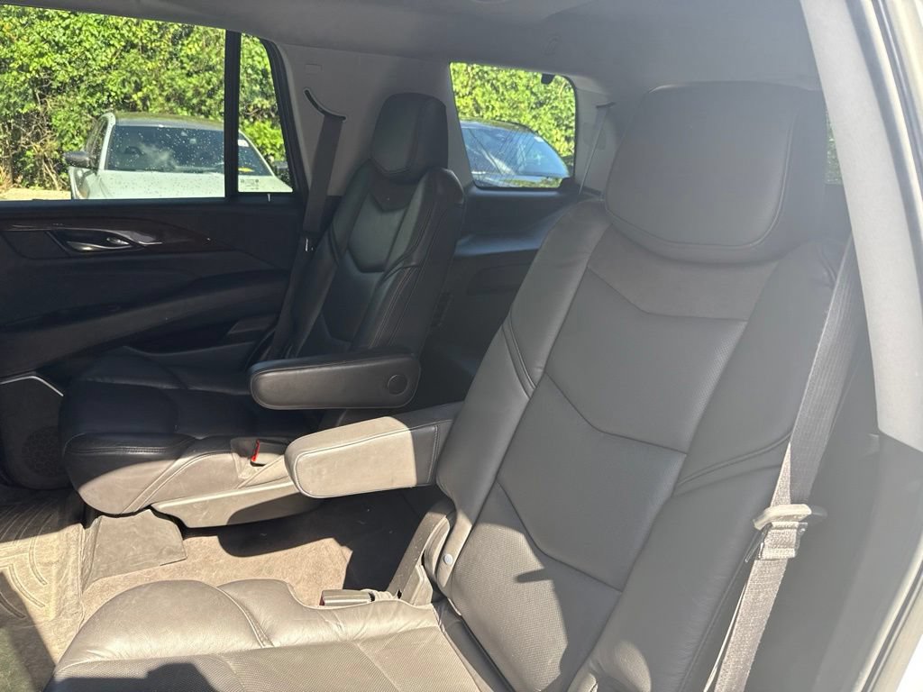 Used 2020 Cadillac Escalade Premium Luxury AWD/4WD image 13