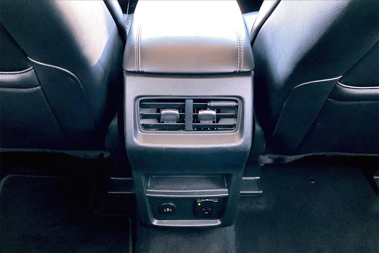 Used 2024 Ford Edge Titanium image 15