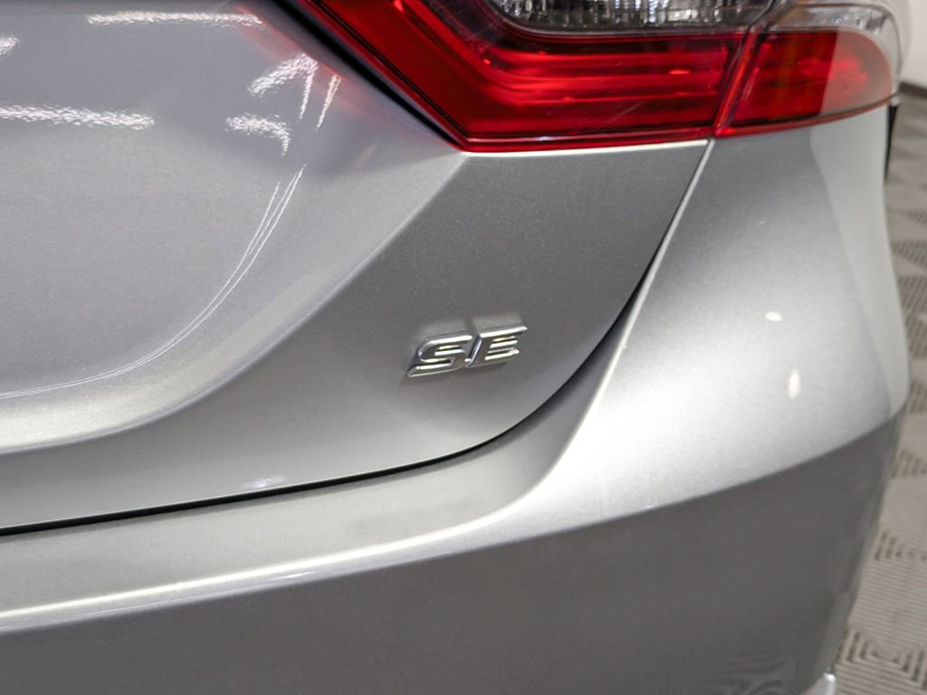 Used 2023 Toyota Camry SE image 13