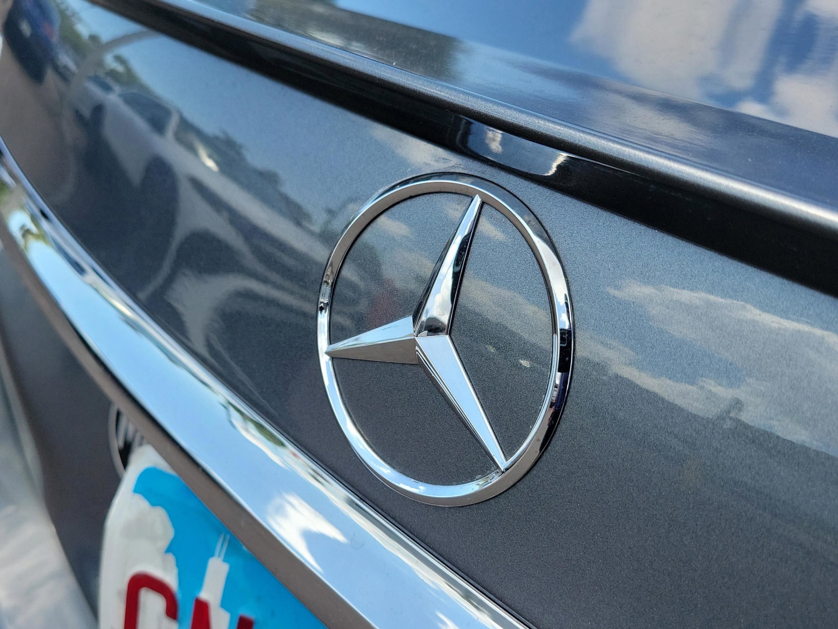 Used 2017 Mercedes-Benz E 300 4MATIC image 32
