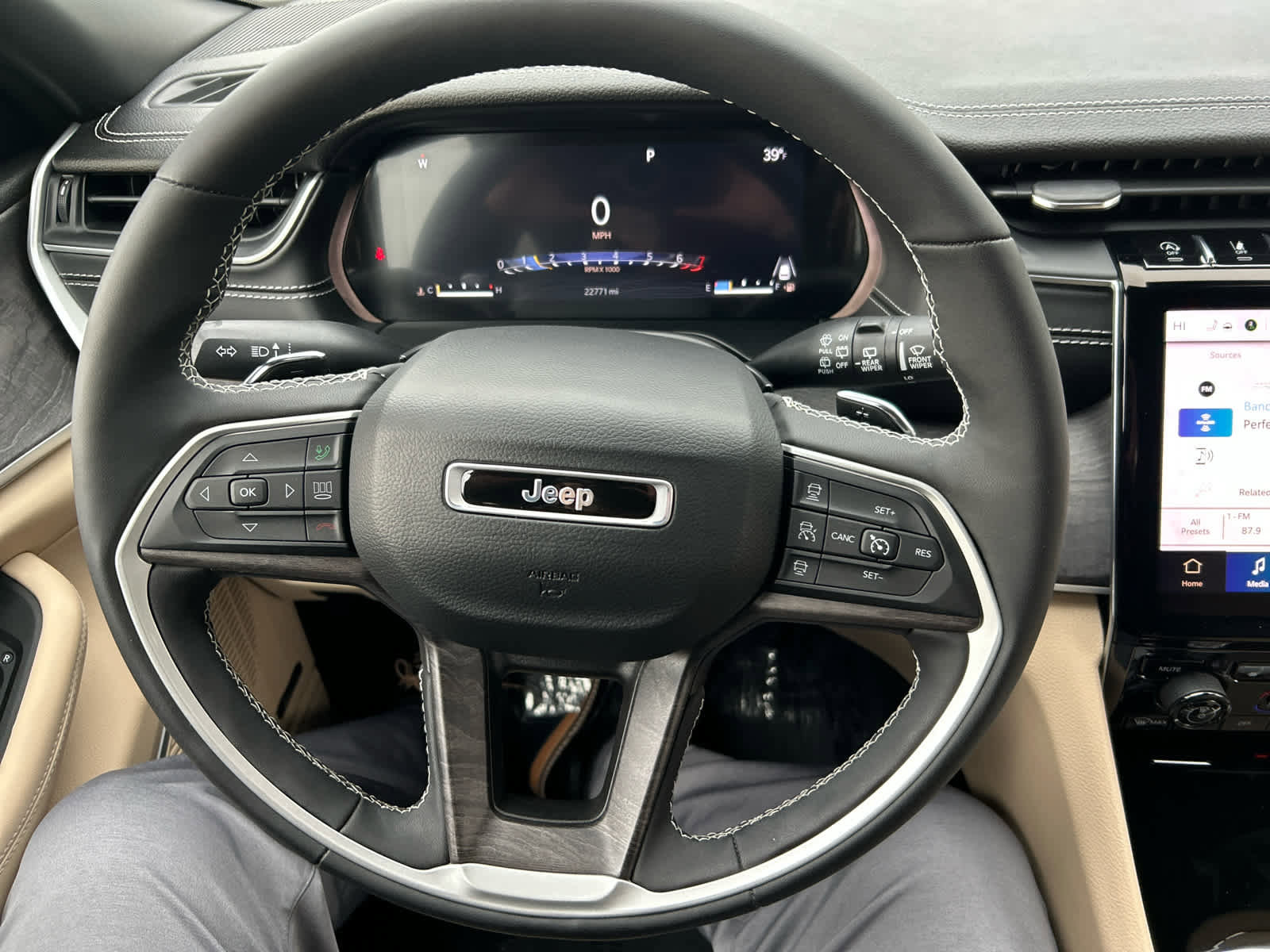 Used 2023 Jeep Grand Cherokee L Limited image 16