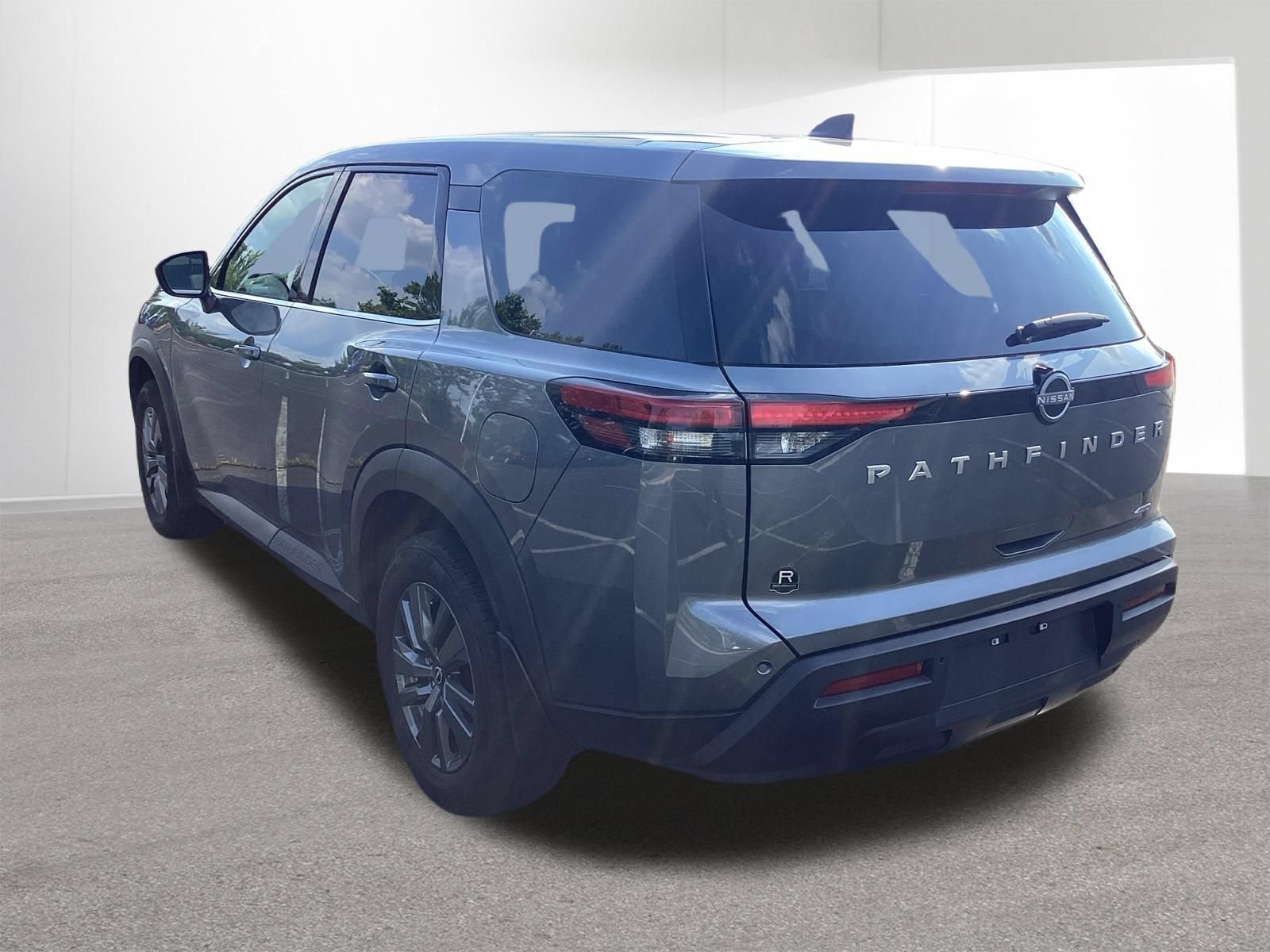 Used 2024 Nissan Pathfinder S AWD/4WD image 8