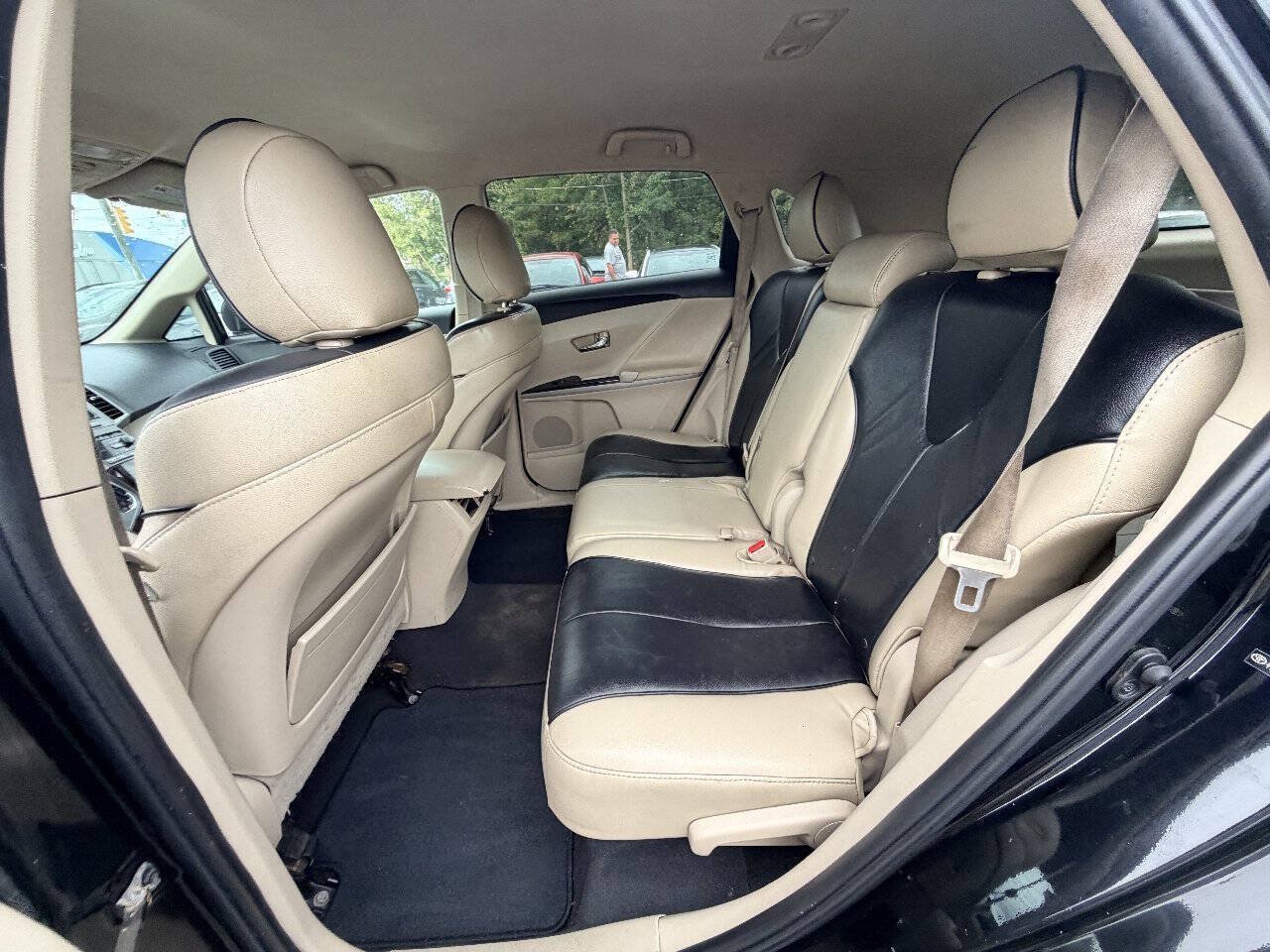 Used 2010 Toyota Venza AWD w/ Convenience Pkg image 35