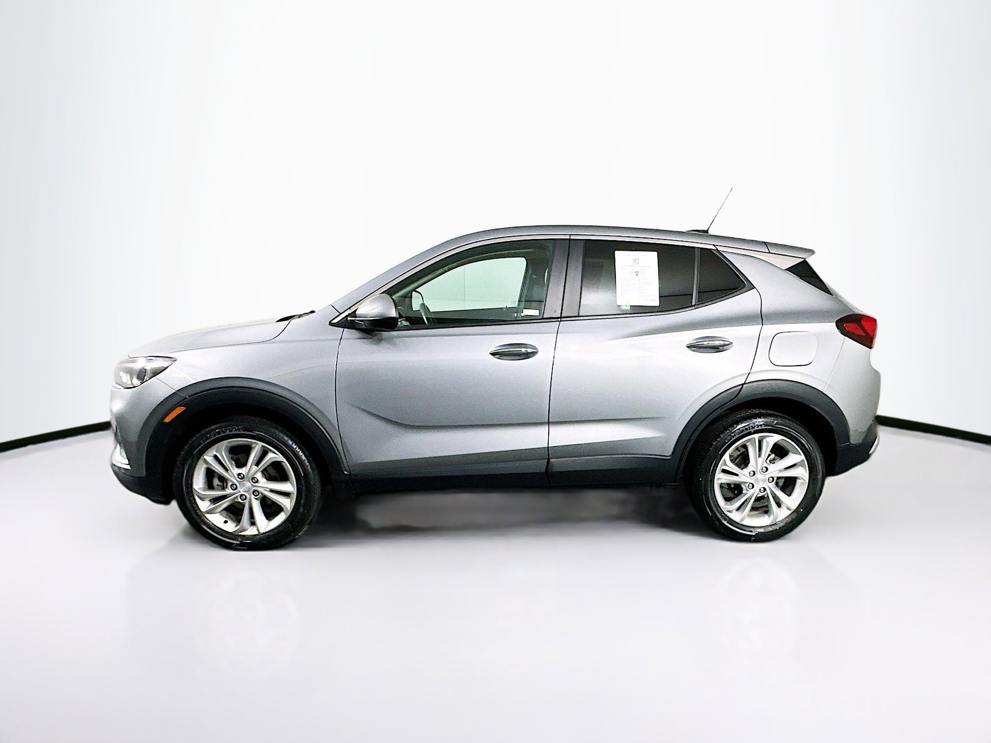 Used 2023 Buick Encore GX Preferred w/ Cold Weather Comfort Package FWD image 4