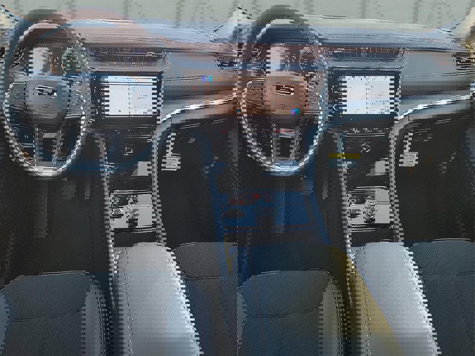 New 2026 Jeep Grand Cherokee Altitude image 9