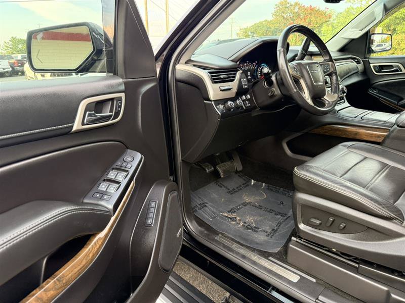 Used 2018 GMC Yukon Denali w/ Denali Ultimate Package AWD/4WD image 29