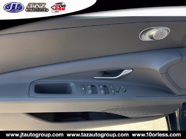 Used 2026 Hyundai Elantra SE FWD image 12