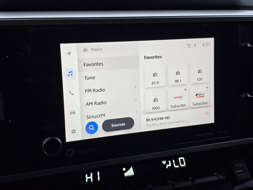 Used 2022 Toyota Tundra SR5 w/ SR5 Premium Package image 31