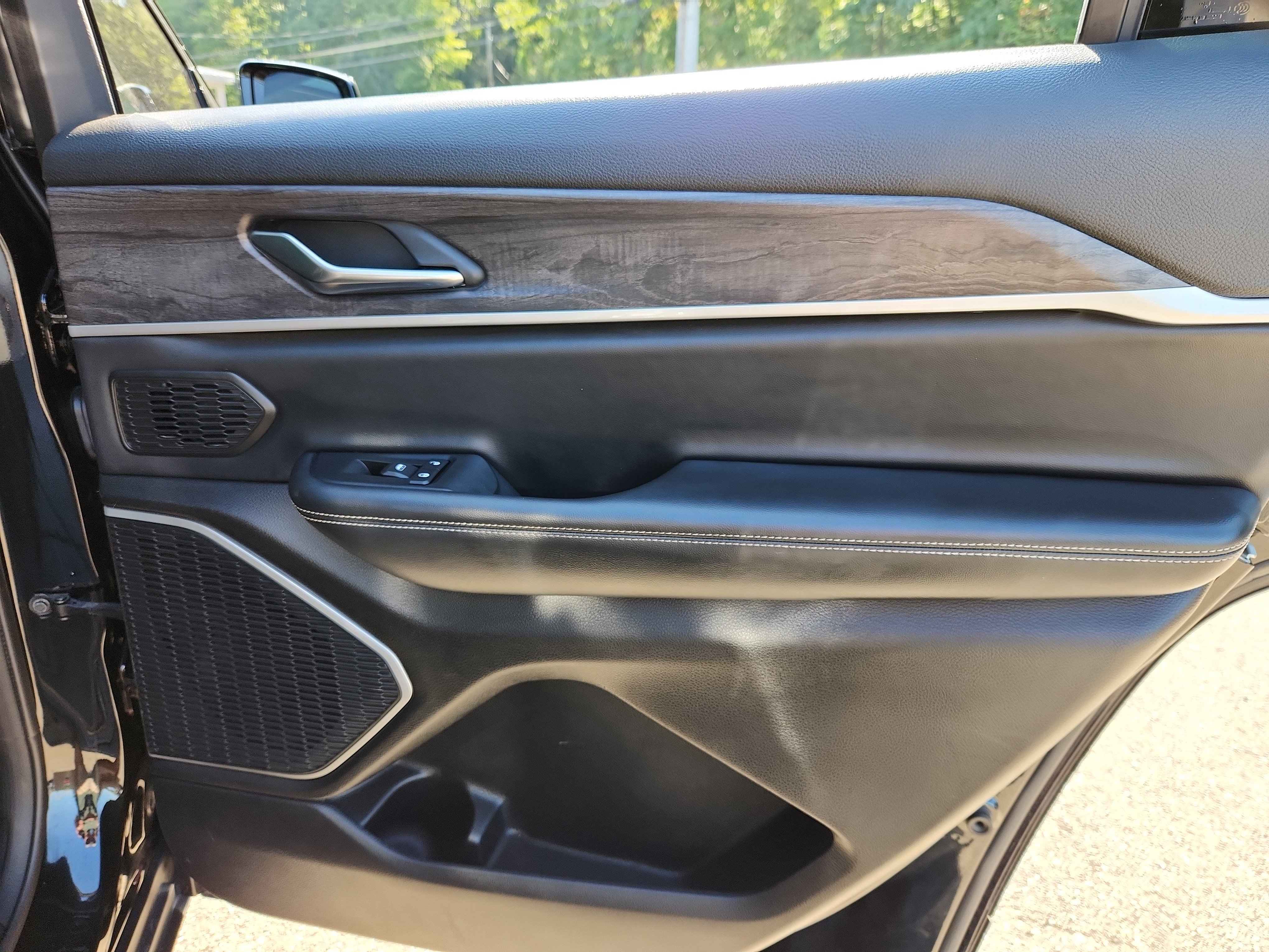 Used 2021 Jeep Grand Cherokee L Limited image 52