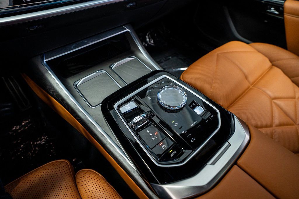 Used 2023 BMW 740i 740i w/ Parking Assistance Package image 46