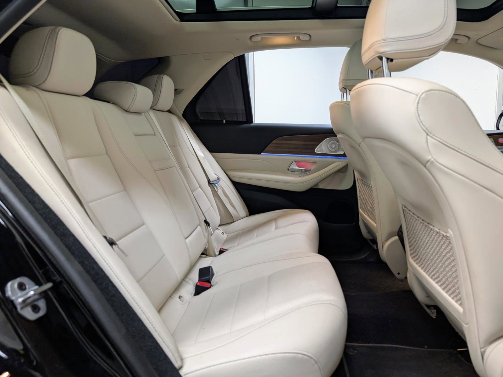 Used 2024 Mercedes-Benz GLE 350 4MATIC w/ AMG Line Exterior image 24