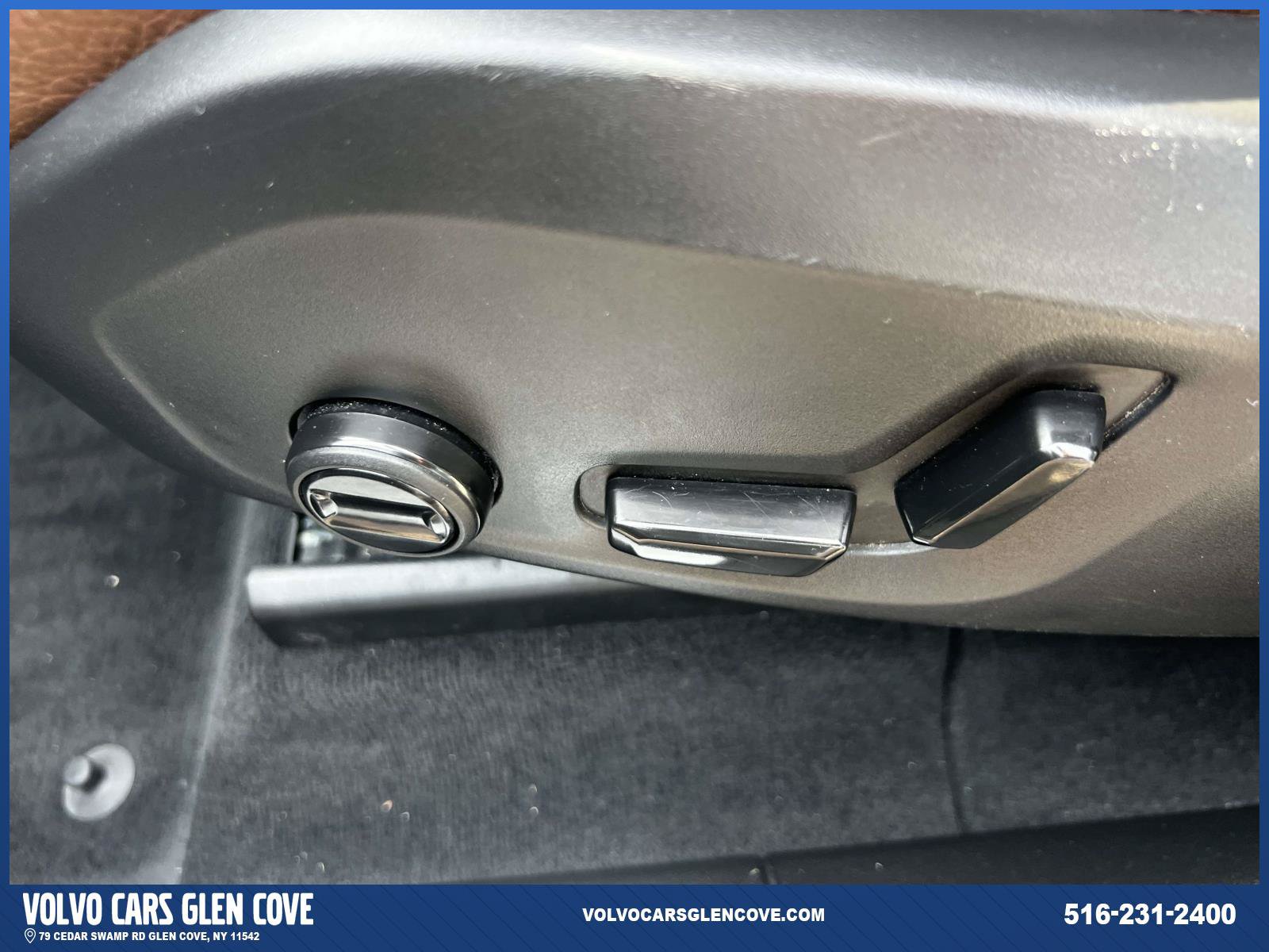 Used 2020 Volvo XC60 T5 Momentum AWD/4WD image 17