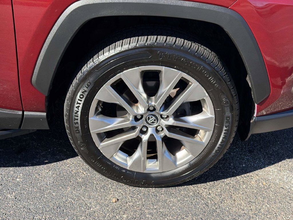 Used 2019 Toyota RAV4 XLE Premium w/ Cold Weather Package AWD/4WD image 25