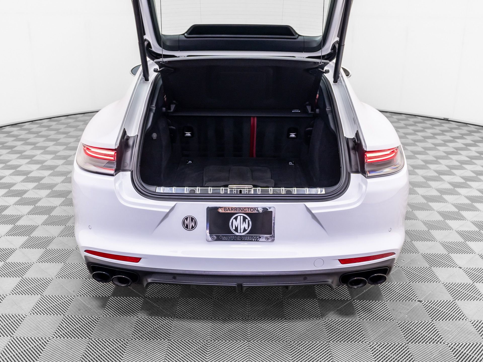 Certified 2023 Porsche Panamera 4 Platinum Edition AWD/4WD image 35