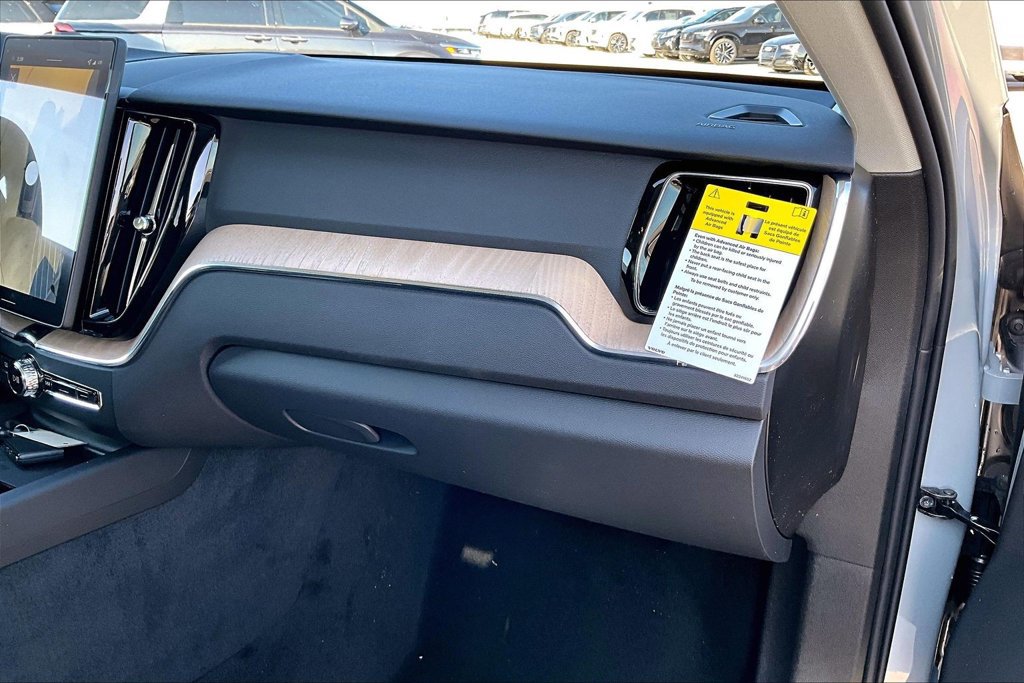 New 2026 Volvo XC60 B5 Plus w/ Climate Package AWD/4WD image 10