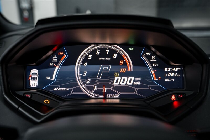 Used 2021 Lamborghini Huracan EVO RWD image 23
