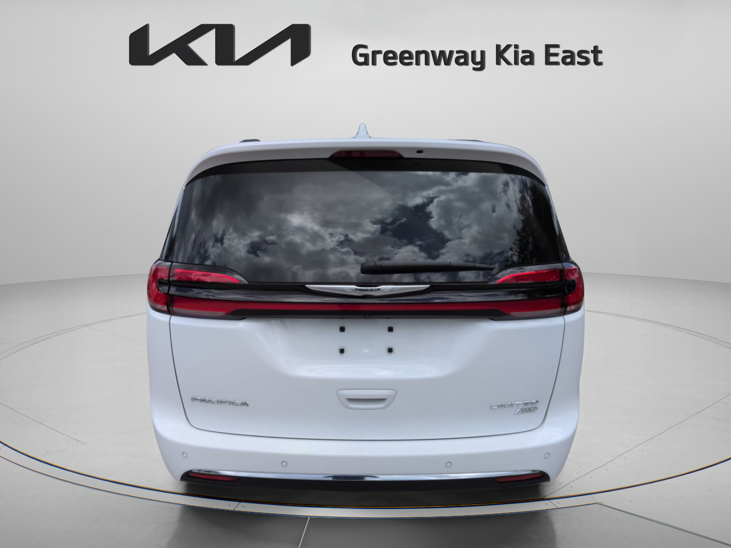 Used 2022 Chrysler Pacifica Limited AWD/4WD image 7