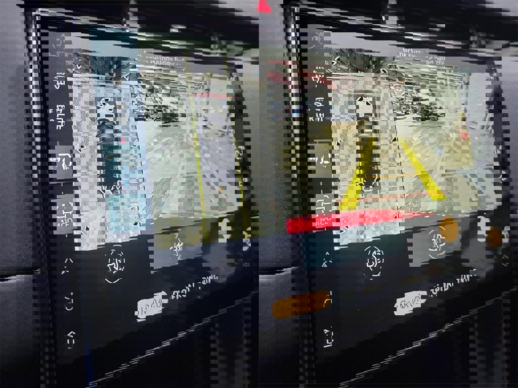 New 2024 Land Rover Discovery Sport S image 19