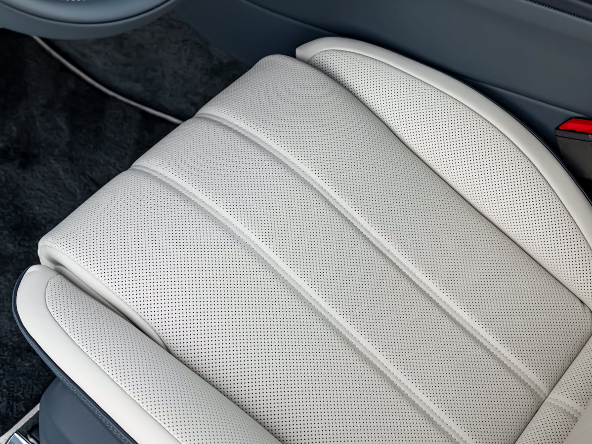 New 2027 Bentley Bentayga AWD/4WD image 18