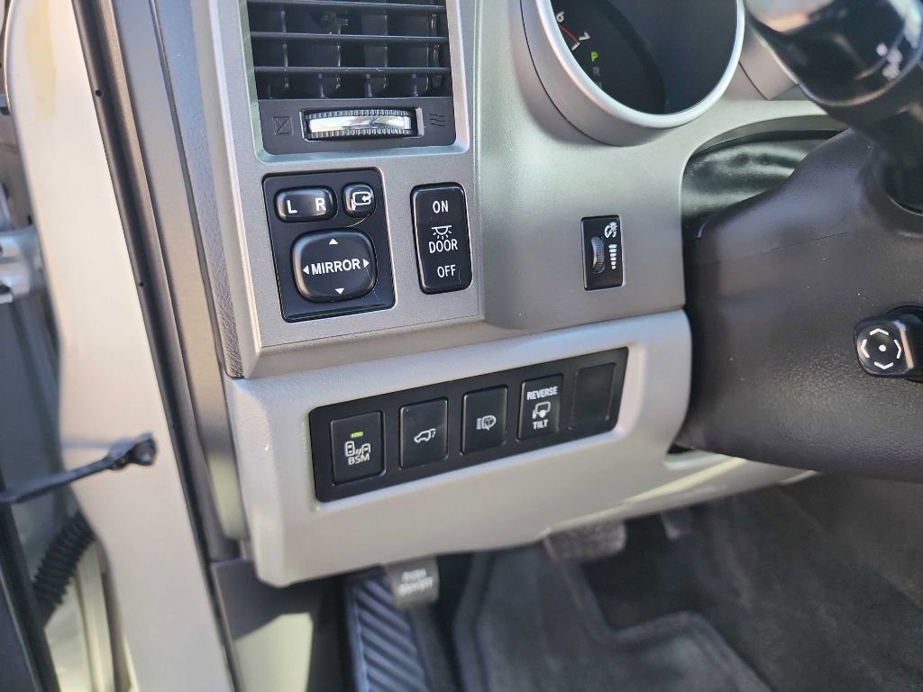 Used 2016 Toyota Sequoia Limited w/ Safety & Convenience Package image 21