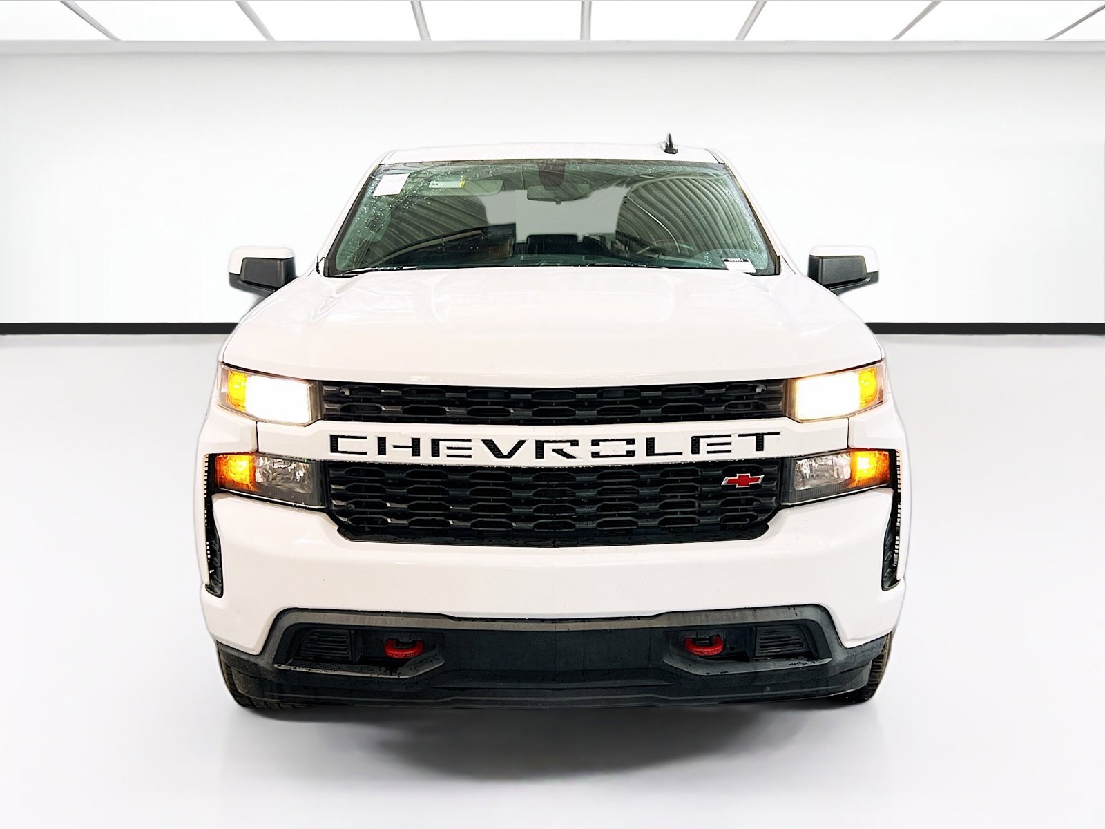 Used 2020 Chevrolet Silverado 1500 Custom w/ Custom Value Package image 2