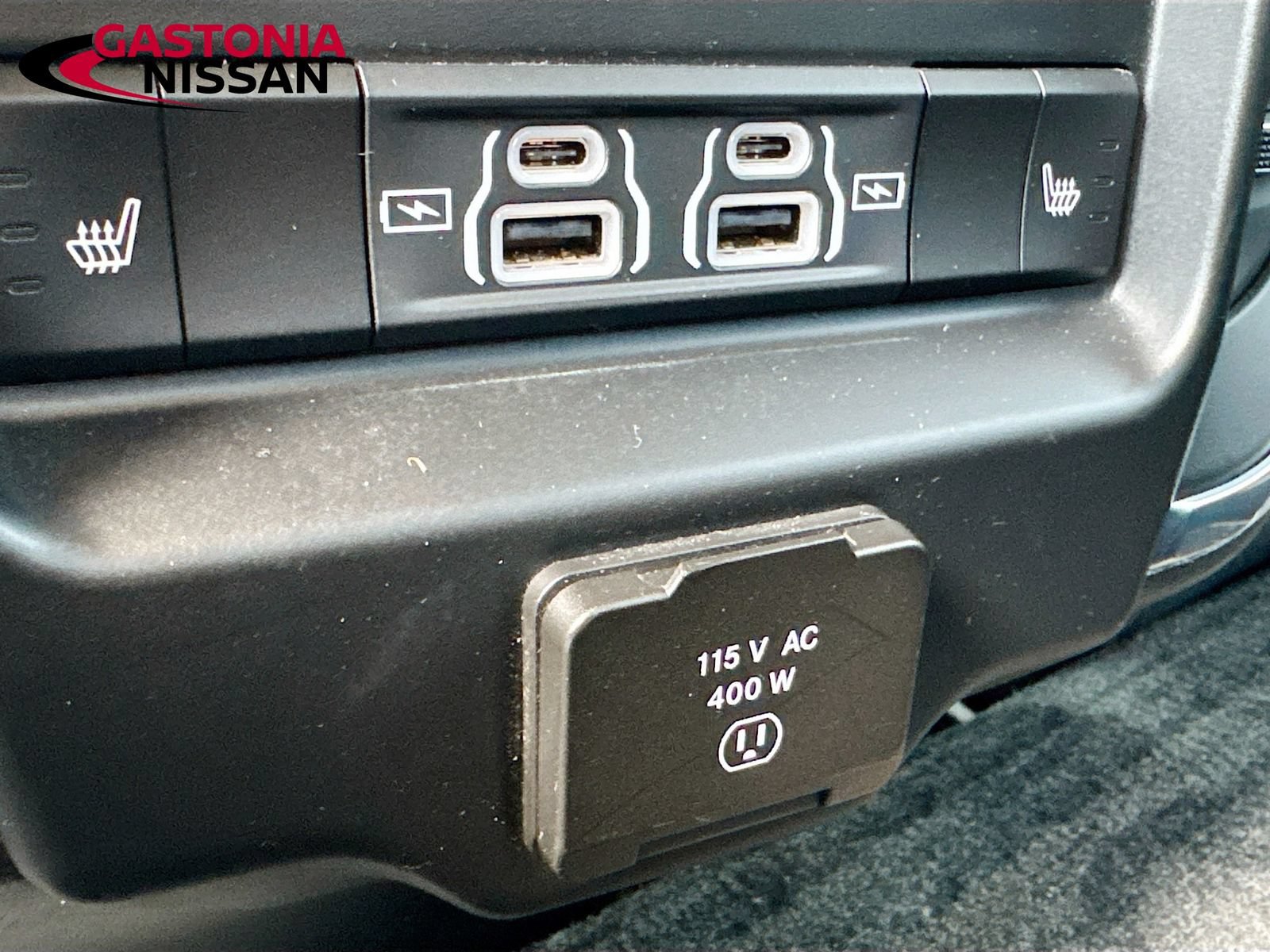 Used 2025 RAM 1500 Laramie AWD/4WD image 34