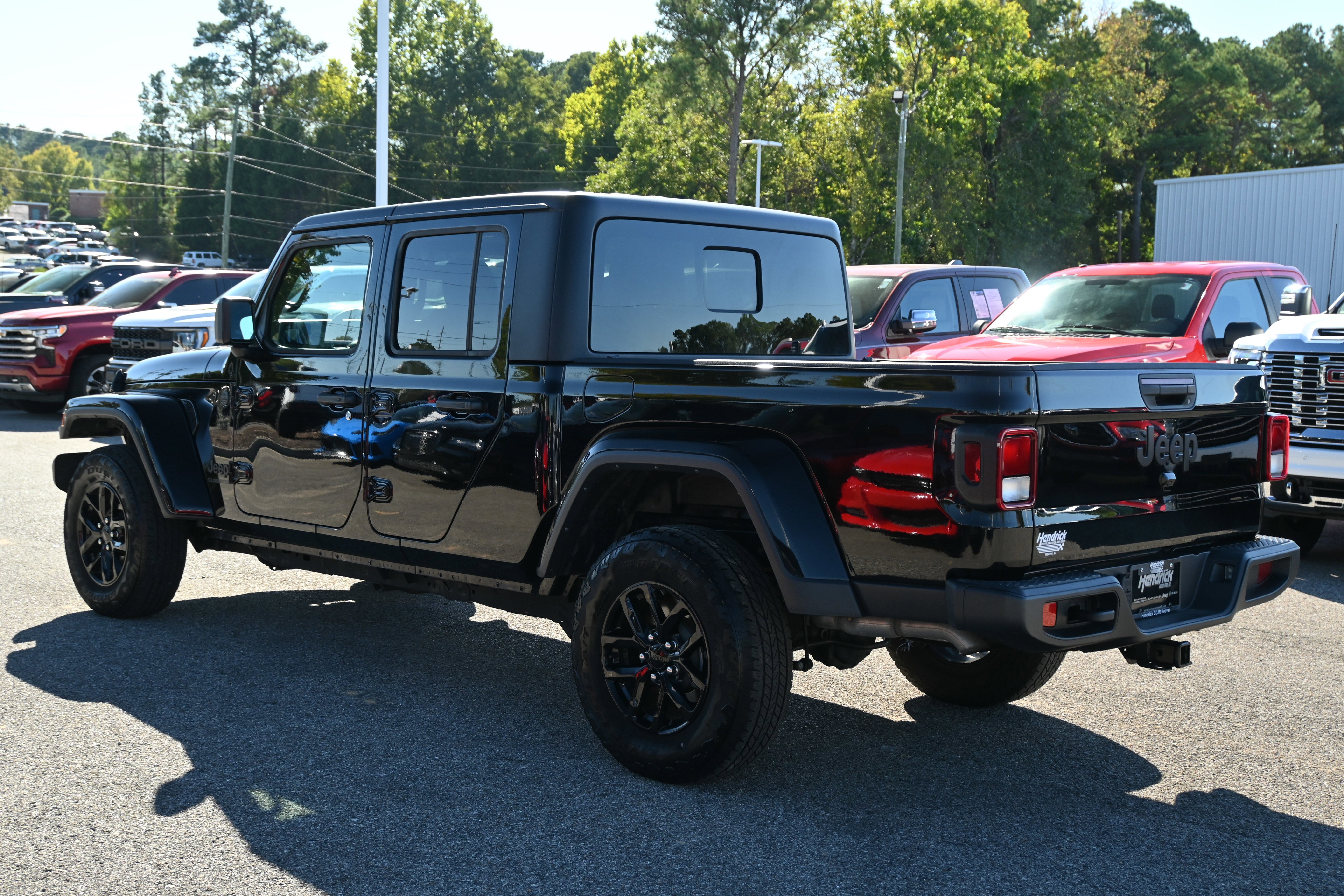 Used 2022 Jeep Gladiator Sport image 11