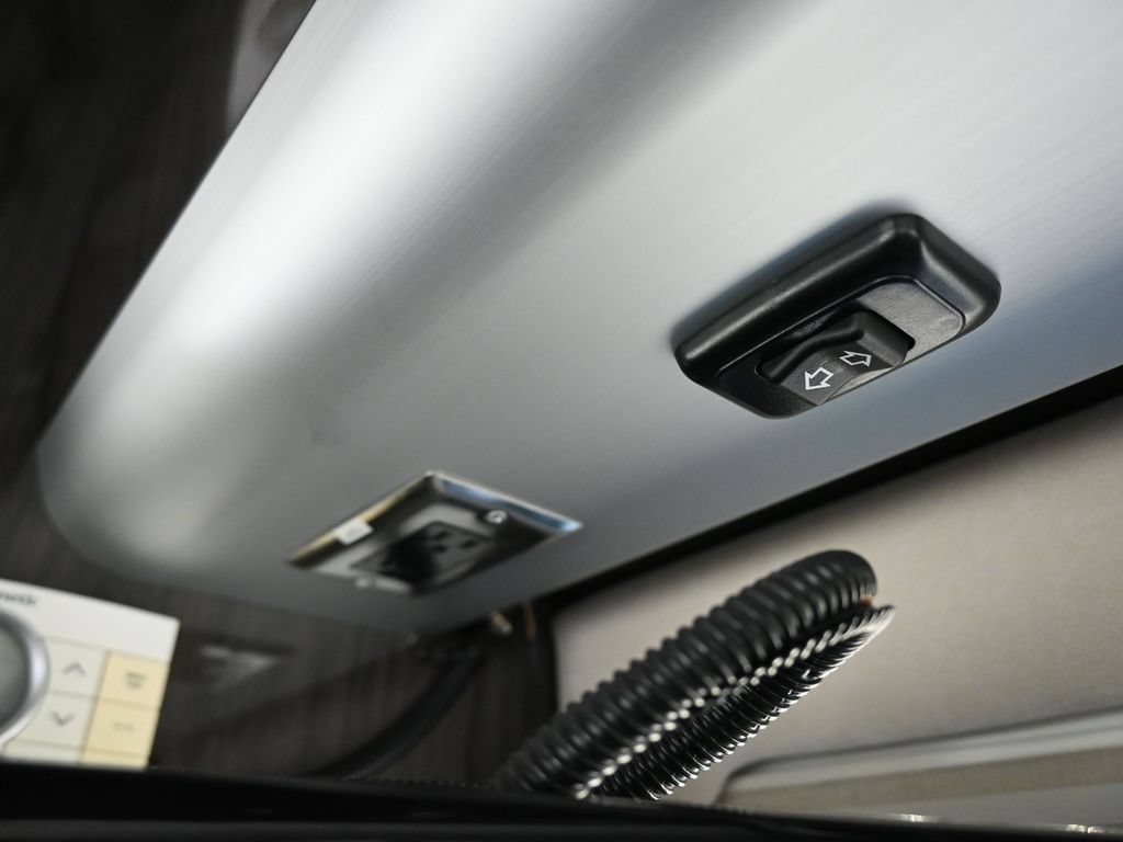 Used 2014 Mercedes-Benz Sprinter 3500 image 47