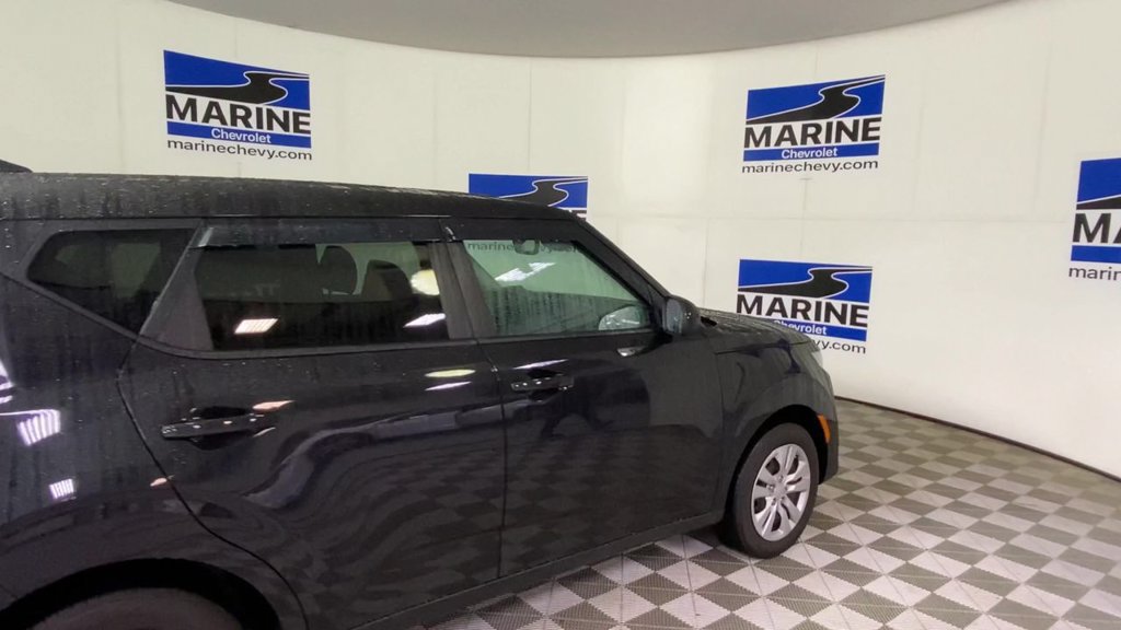 Used 2024 Kia Soul LX FWD image 2
