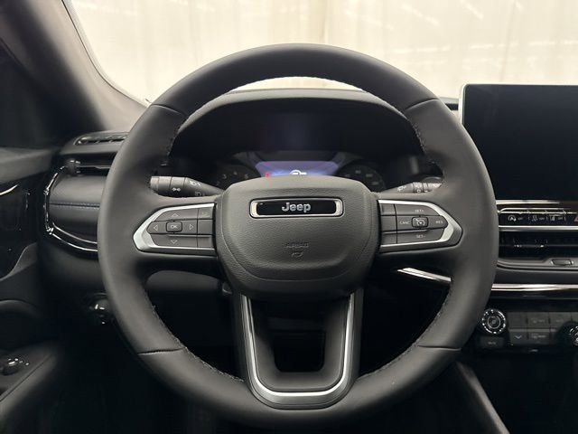 New 2026 Jeep Compass Latitude image 9