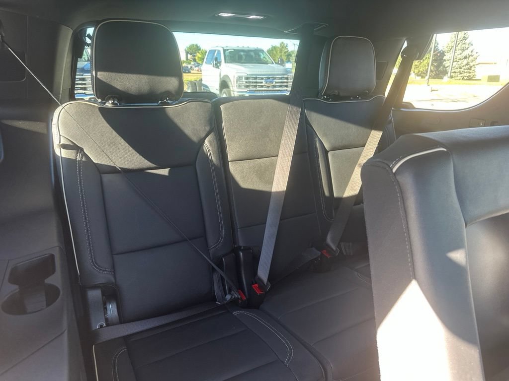 Used 2025 GMC Yukon Elevation AWD/4WD image 25
